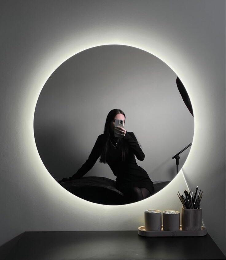 Round Frameless LED Backlit Wall Mirror – Cool White Halo Glow