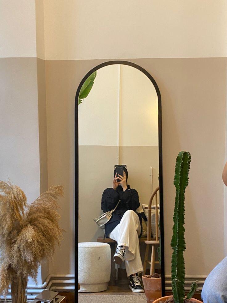 White Baroque Arched Full-Length Wall Mirror – Elegant Carved Frame
